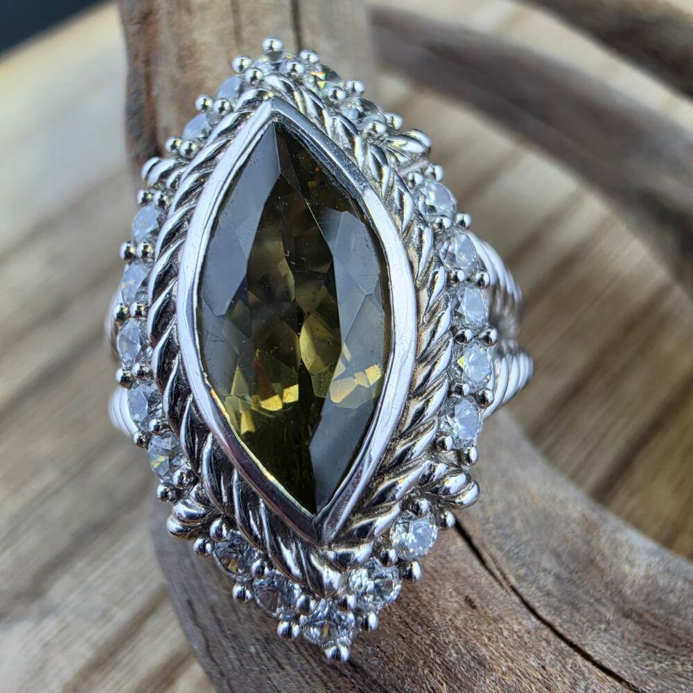 Judith Ripka 925 size 9 ring with olive gemstone